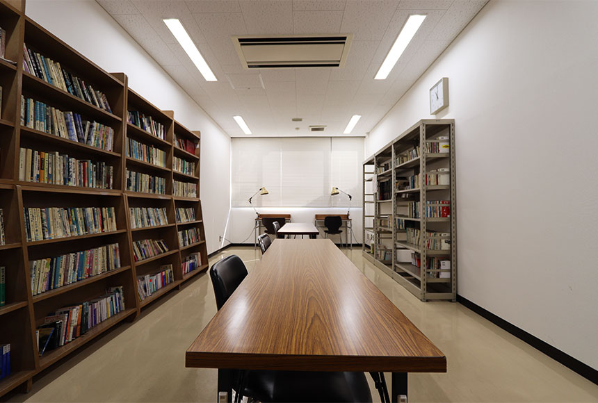 堺市立老人福祉センター : 図書室 : Image Gallery02